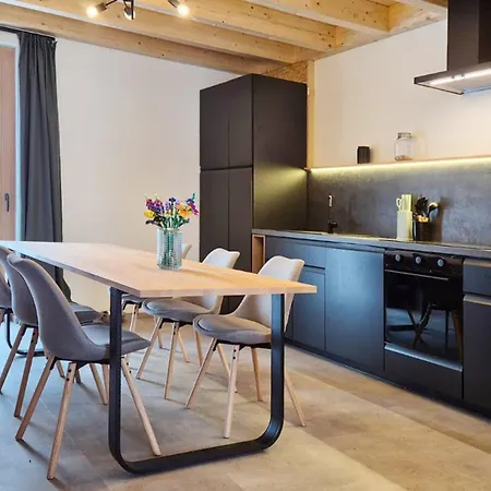 Haus Am Fels, Alpenaster Apartmán *